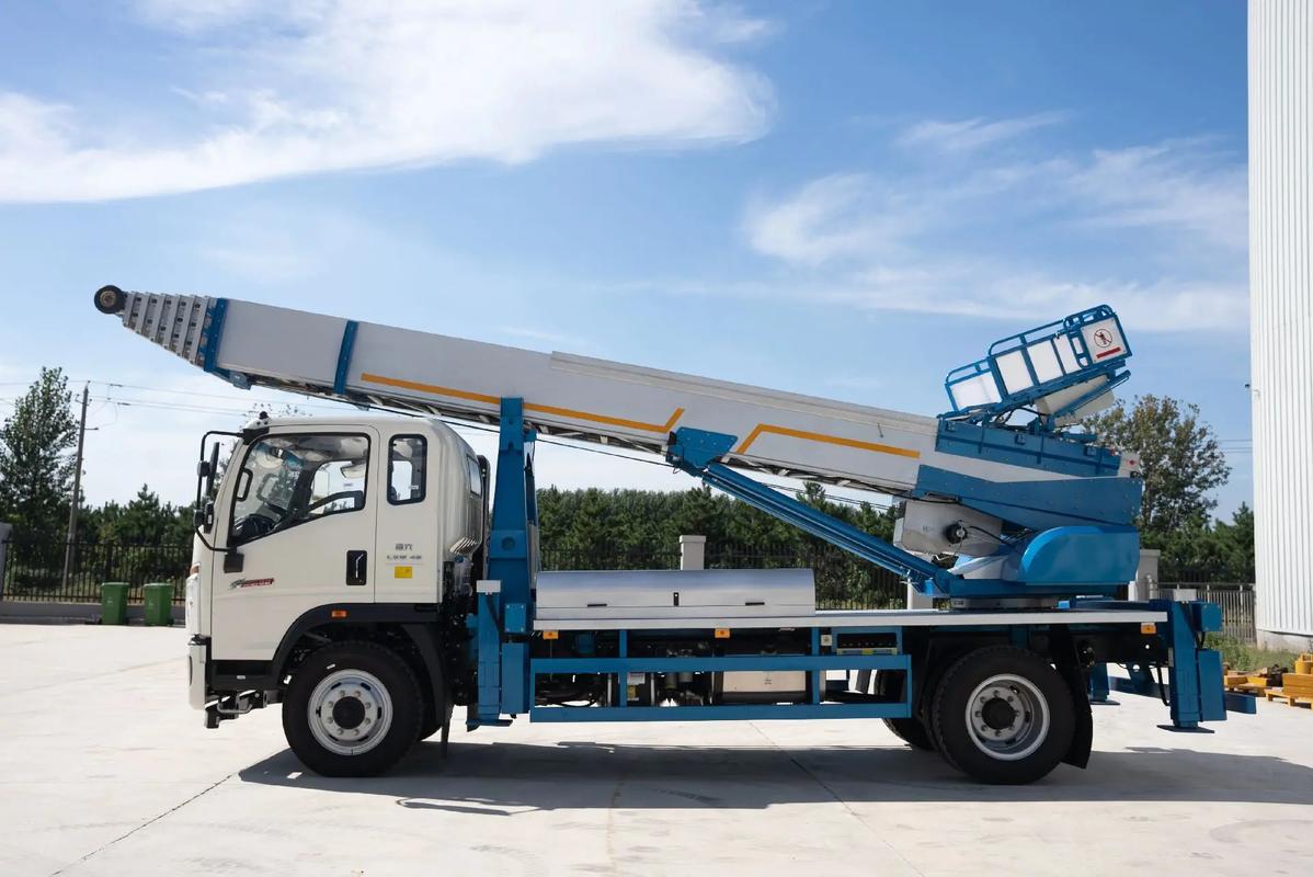 铜陵义安云梯上料车租赁费用